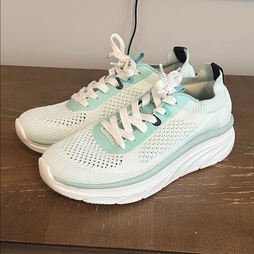 Nautica Women's Light Green Sneakers